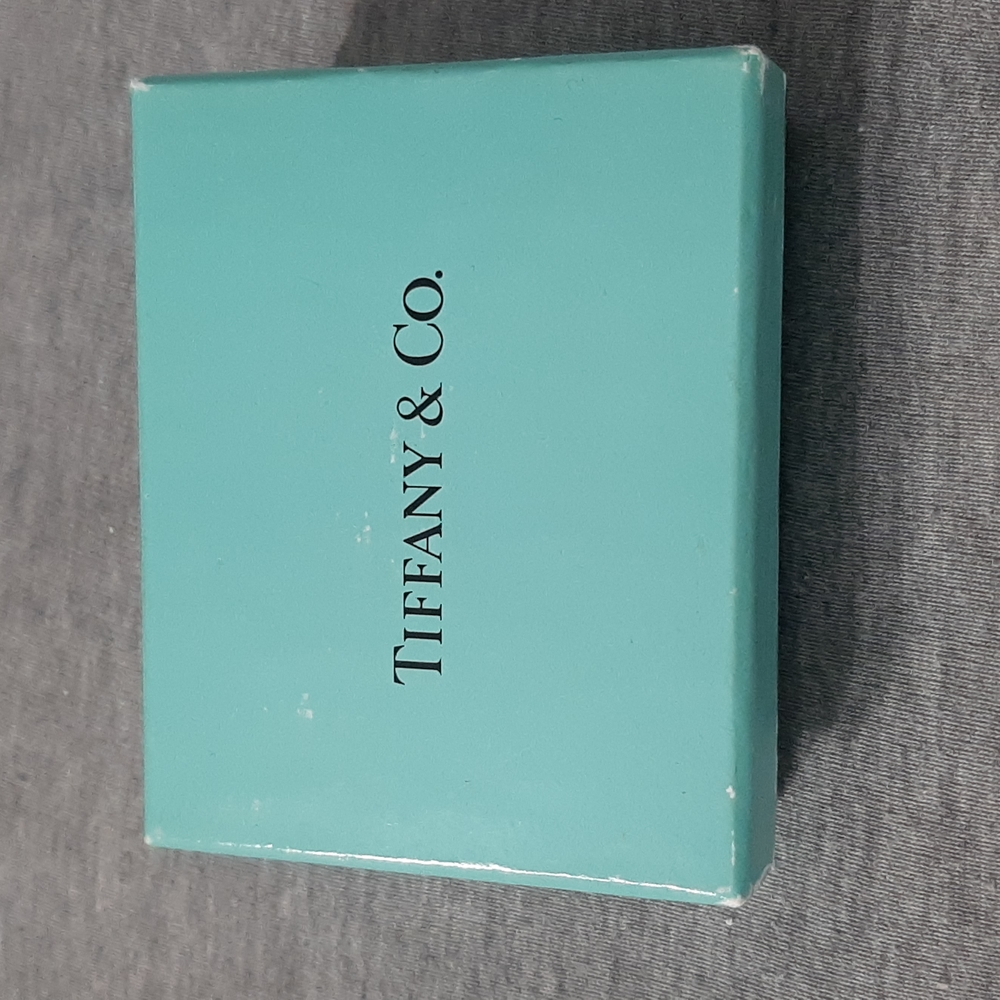 Tiffany & Co gift box